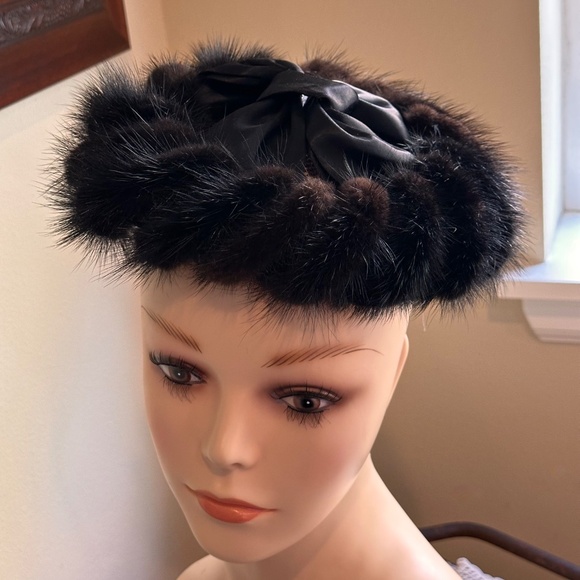 Black Mink MCM Halo Hat / True vintage c1960s with Black Gloves main image 11